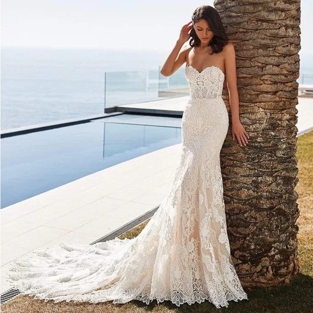 Pronovias “Desi” Wedding Gown Size 2-4 Professionally Cleaned Perfect Condition